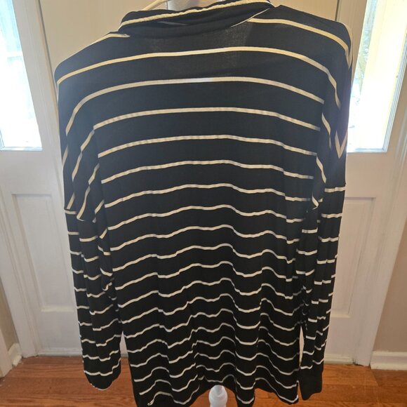 Sunshine & Rodeo M top in black & white stripes with leopard accents. Zip top - Picture 2 of 3